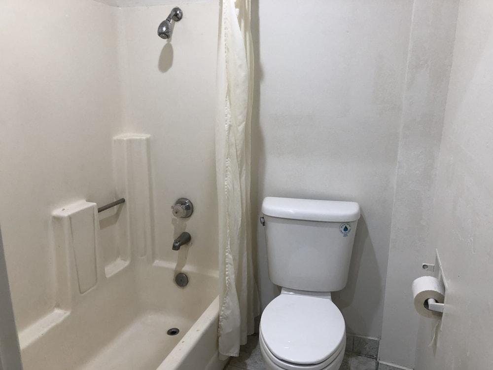 Angeles Inn&suites - Lax Motel