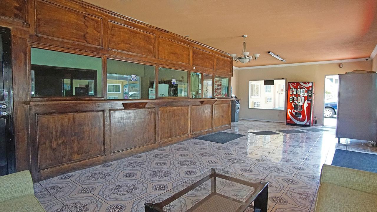 Angeles Inn&suites - Lax Motel