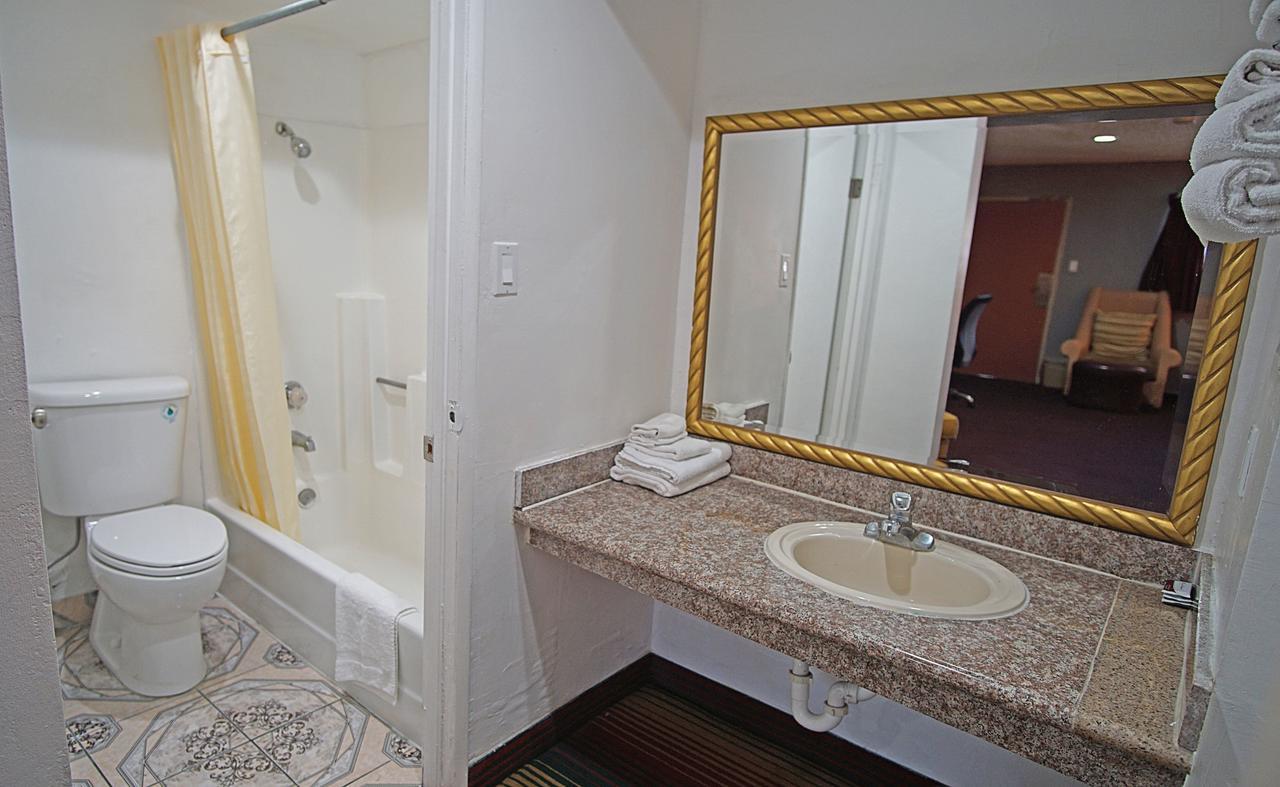 Angeles Inn&suites - Lax Motel